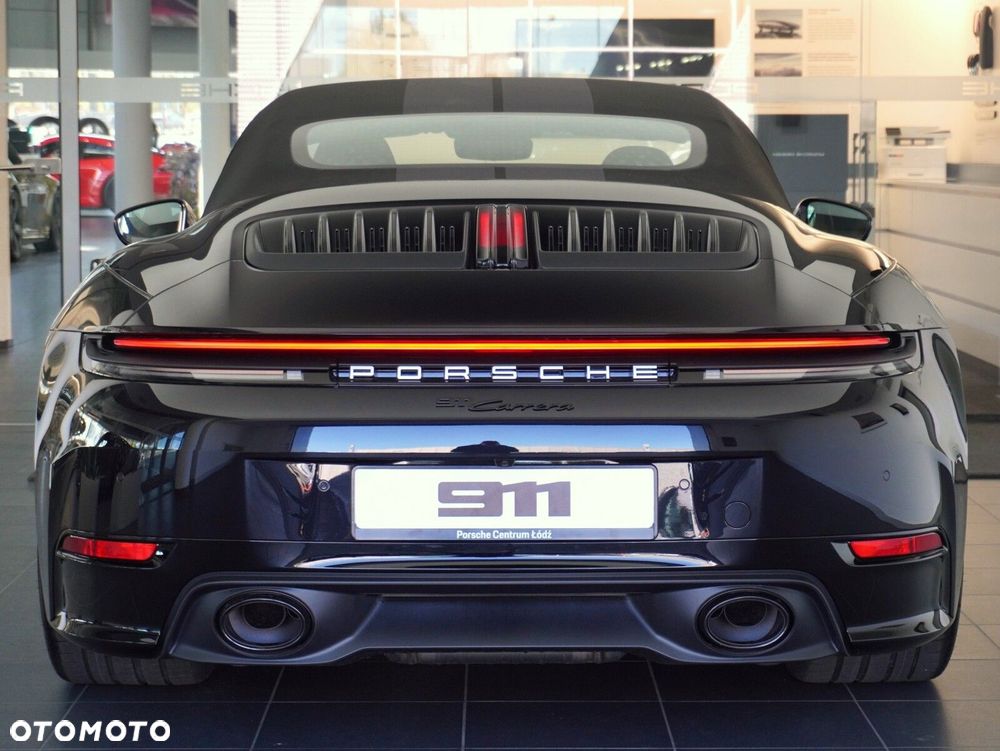 Porsche 911 Carrera - 22