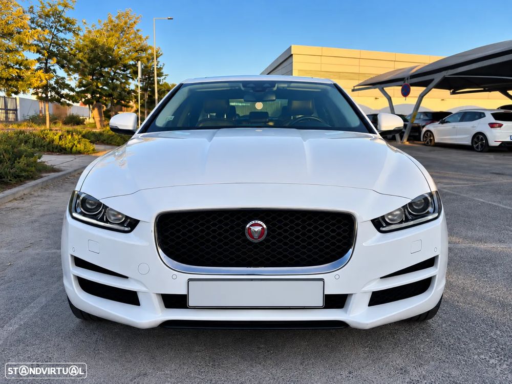 Jaguar XE 2.0 D Prestige AWD Aut. - 6