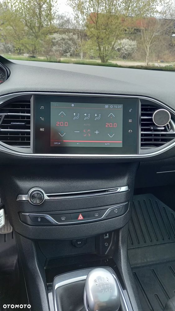 Peugeot 308 1.6 BlueHDi Allure S&S - 24