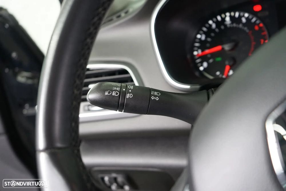 Renault Mégane Sport Tourer 1.3 TCe Limited EDC - 23