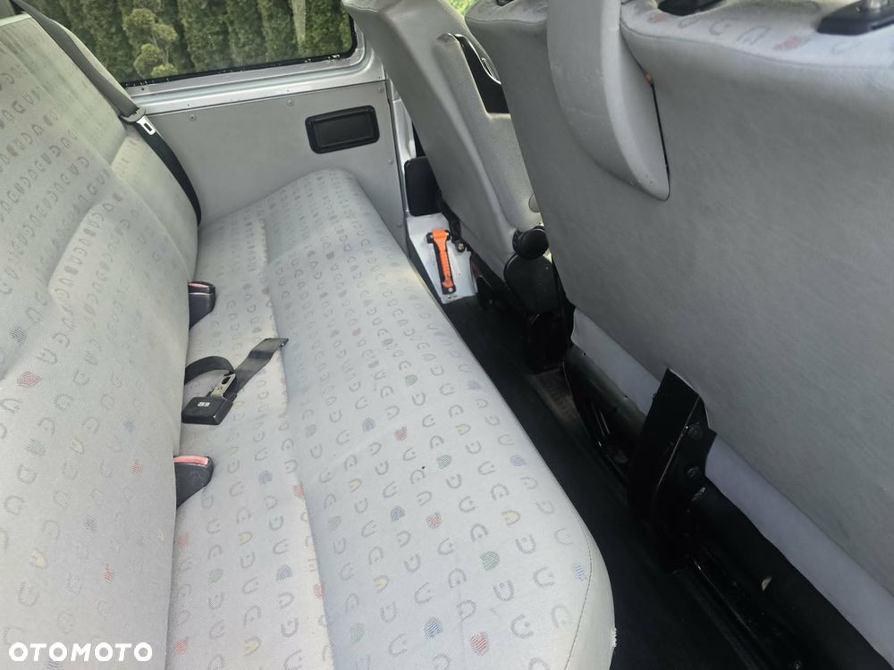 Volkswagen Transporter - 12