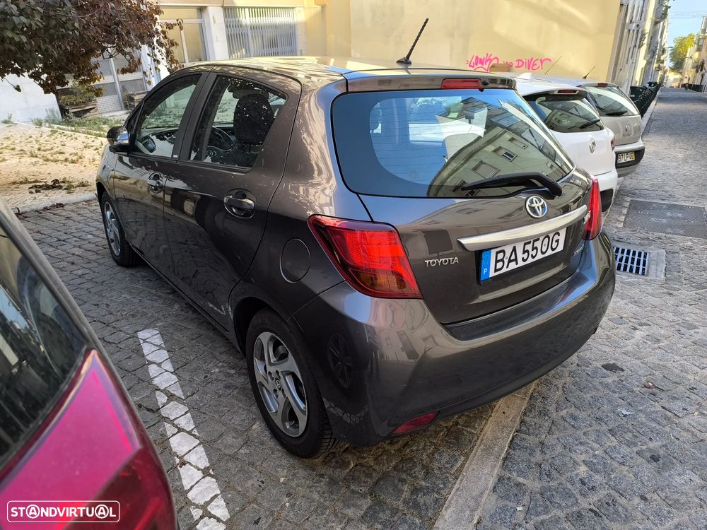 Toyota Yaris 1.5 HSD Comfort +P.Style+P.Techno - 3