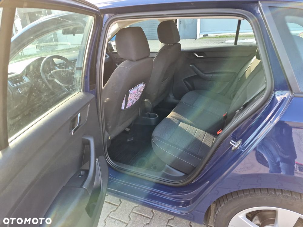 Skoda RAPID Spb 1.6 TDI DPF Elegance - 12