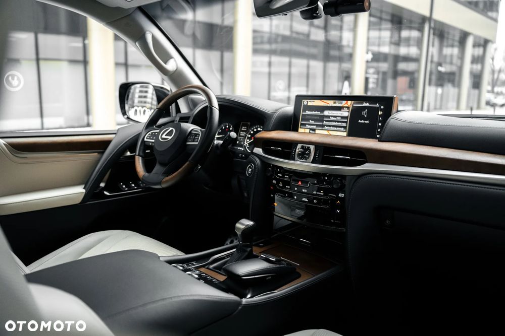 Lexus LX - 25