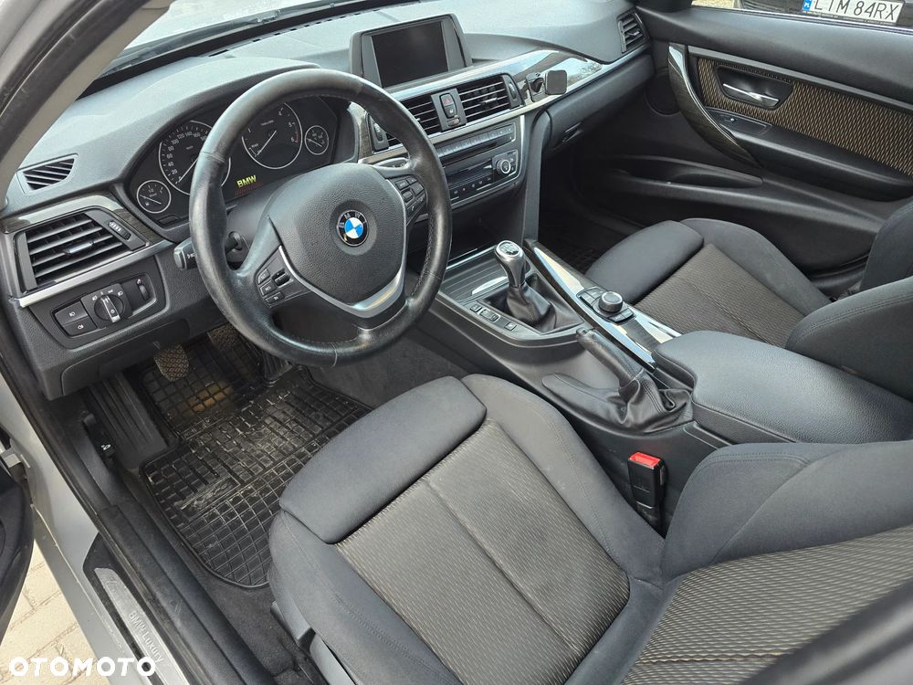 BMW Seria 3 320d - 19