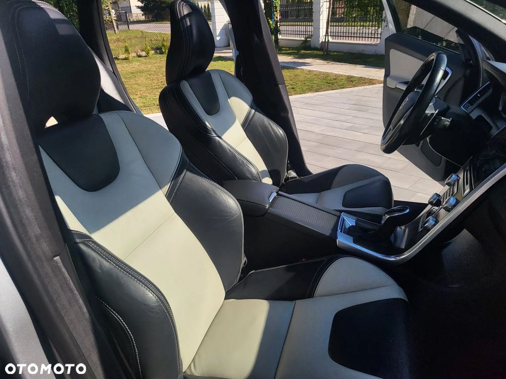 Volvo XC 60 D4 Drive-E Momentum - 29