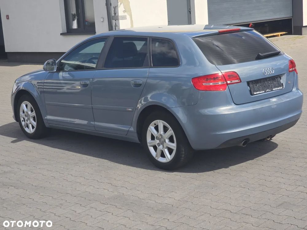 Audi A3 Sportback 1.6 TDI DPF S line Sportpaket - 3