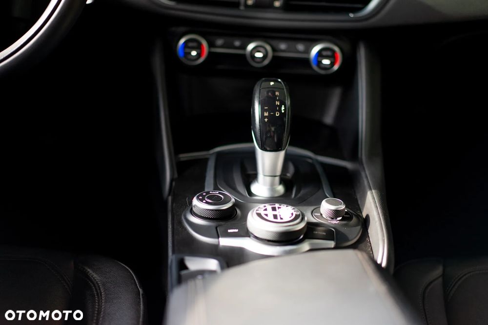 Alfa Romeo Giulia - 18