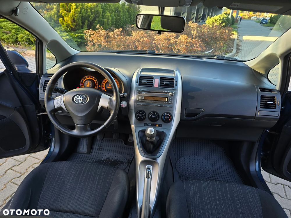 Toyota Auris - 16