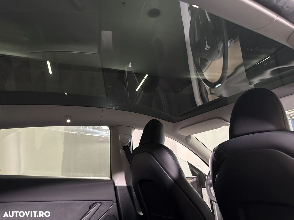 Tesla Model Y - 22