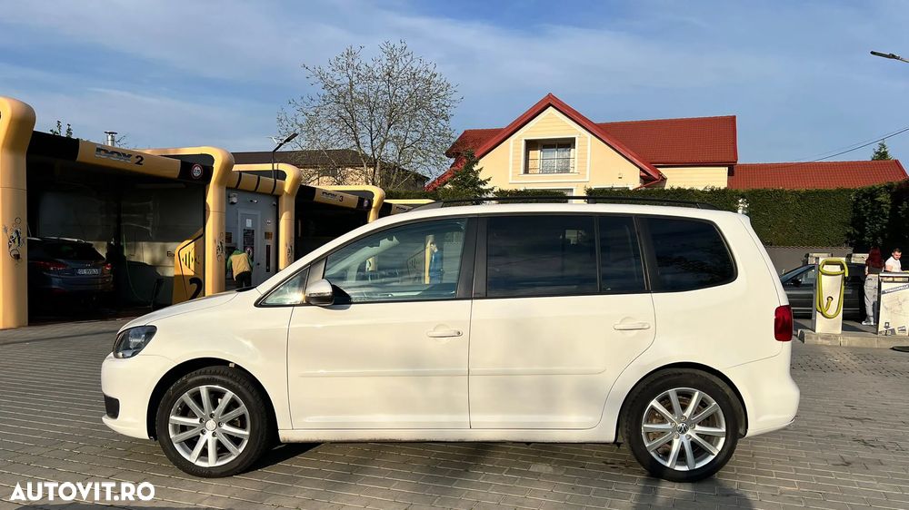Volkswagen Touran 1.6 TDI DPF BlueMotion Technology Highline - 11