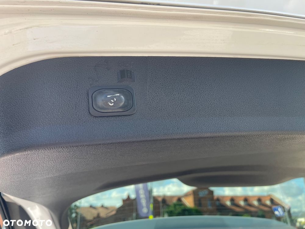 Ford Kuga 2.0 TDCi FWD Titanium - 9