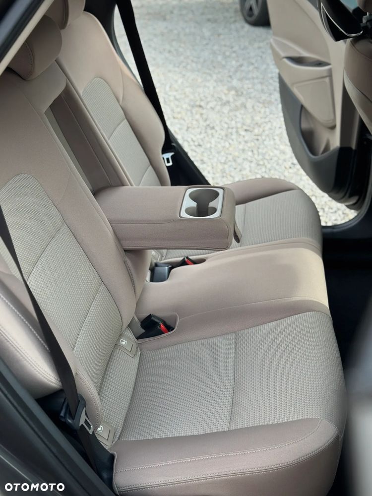 Hyundai Tucson 1.7 CRDI BlueDrive Comfort 2WD DCT - 11