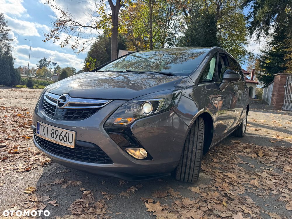 Opel Zafira 2016