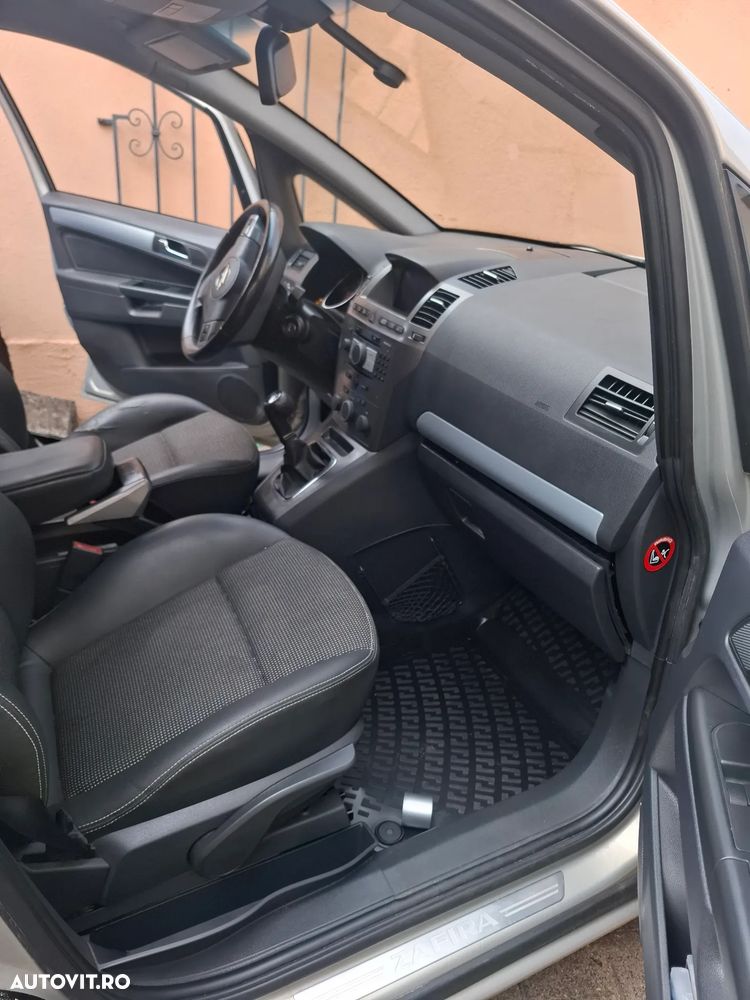 Opel Zafira - 14