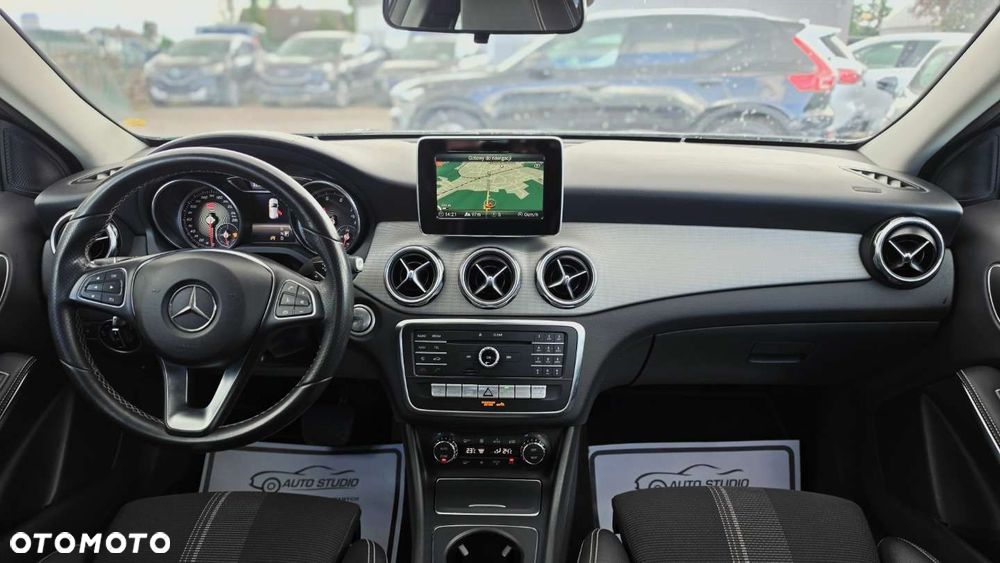Mercedes-Benz GLA 200 7G-DCT Urban - 5