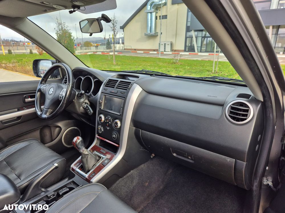 Suzuki Grand Vitara 1.9 DDiS Club DPF Family - 5