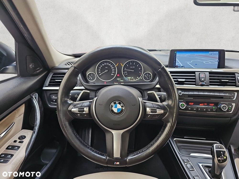 BMW Seria 3 328i xDrive - 36