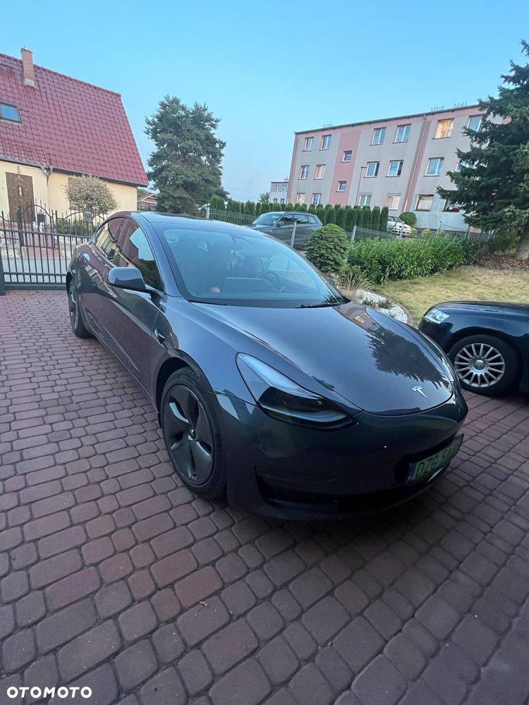 Tesla Model 3 - 10