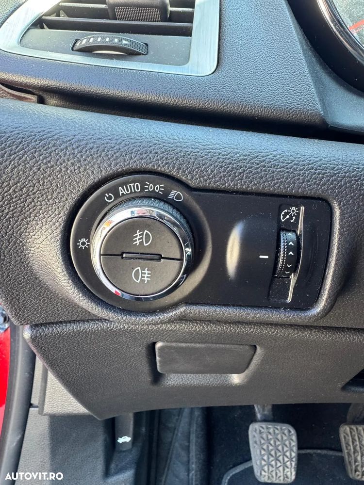 Opel Astra 1.6 Turbo - 17