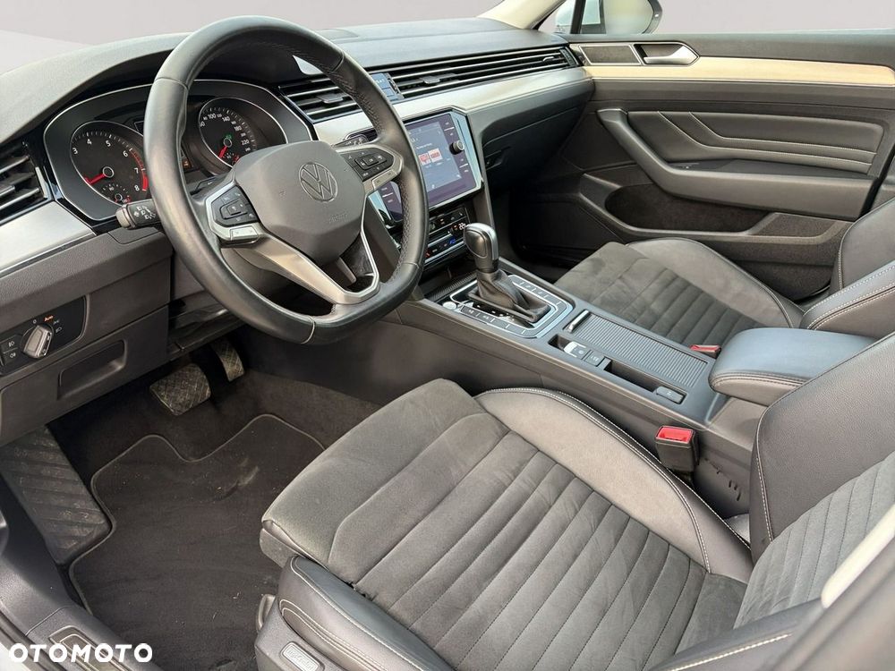 Volkswagen Passat - 8