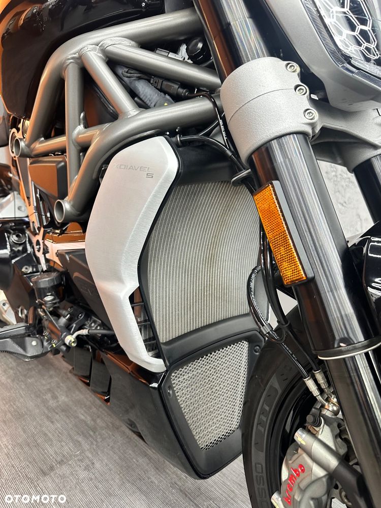 Ducati Diavel - 4