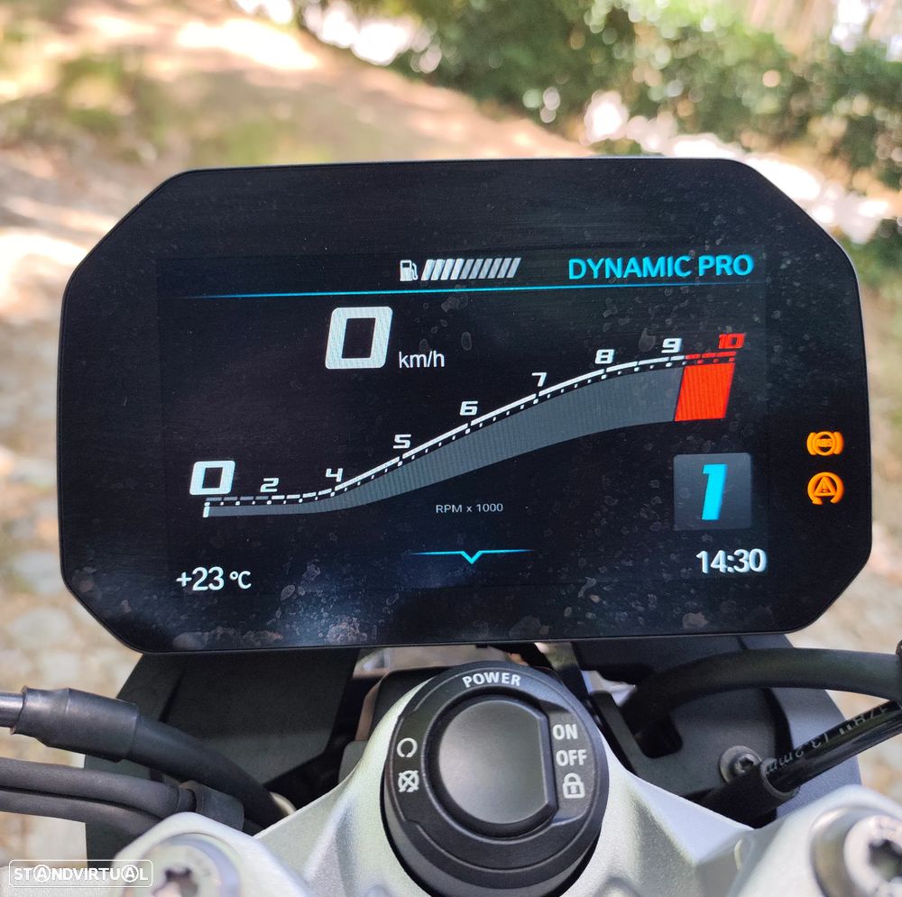BMW F 900 R Tricolor - 7