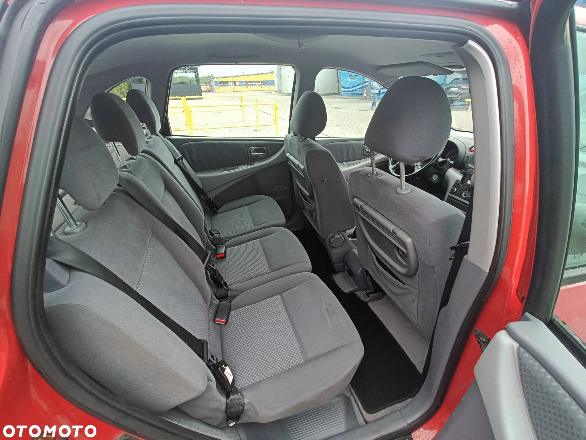 Nissan Almera Tino 1.8 Acenta - 9