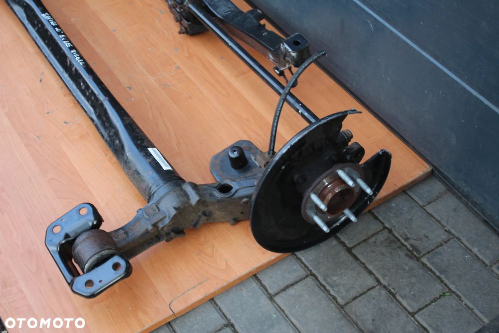 BELKA ZAWIESZENIA TYŁ TYLNA OPEL ZAFIRA C DIESEL 5X115 KOMPLETNA Z PIASTAMI - 2