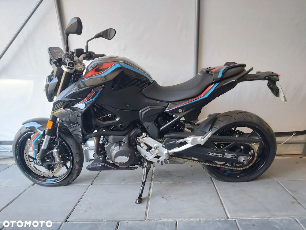 BMW F - 15