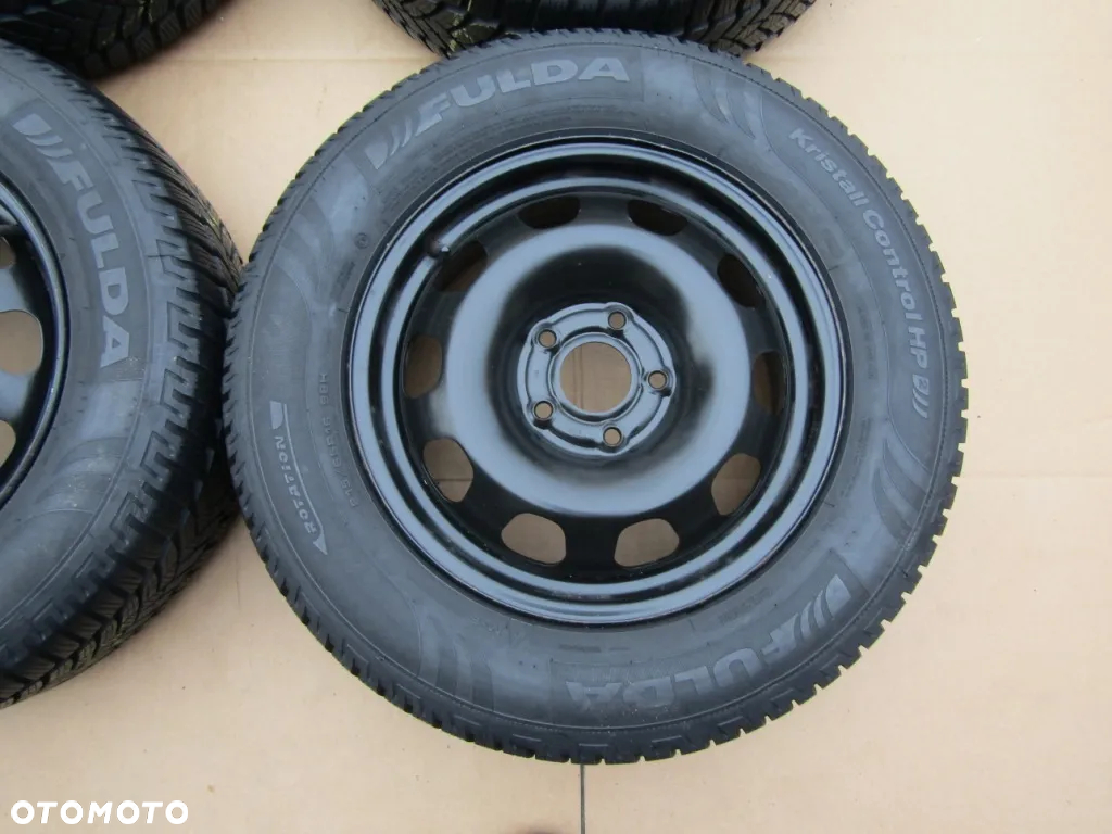 4x Felgi Koła 16 Dacia Duster OE I II / 6,5j 5x114,3 ET50 Opony 215/65 - 7