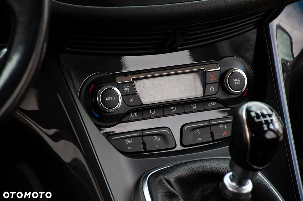 Ford Kuga 2.0 TDCi 4x4 Titanium - 37