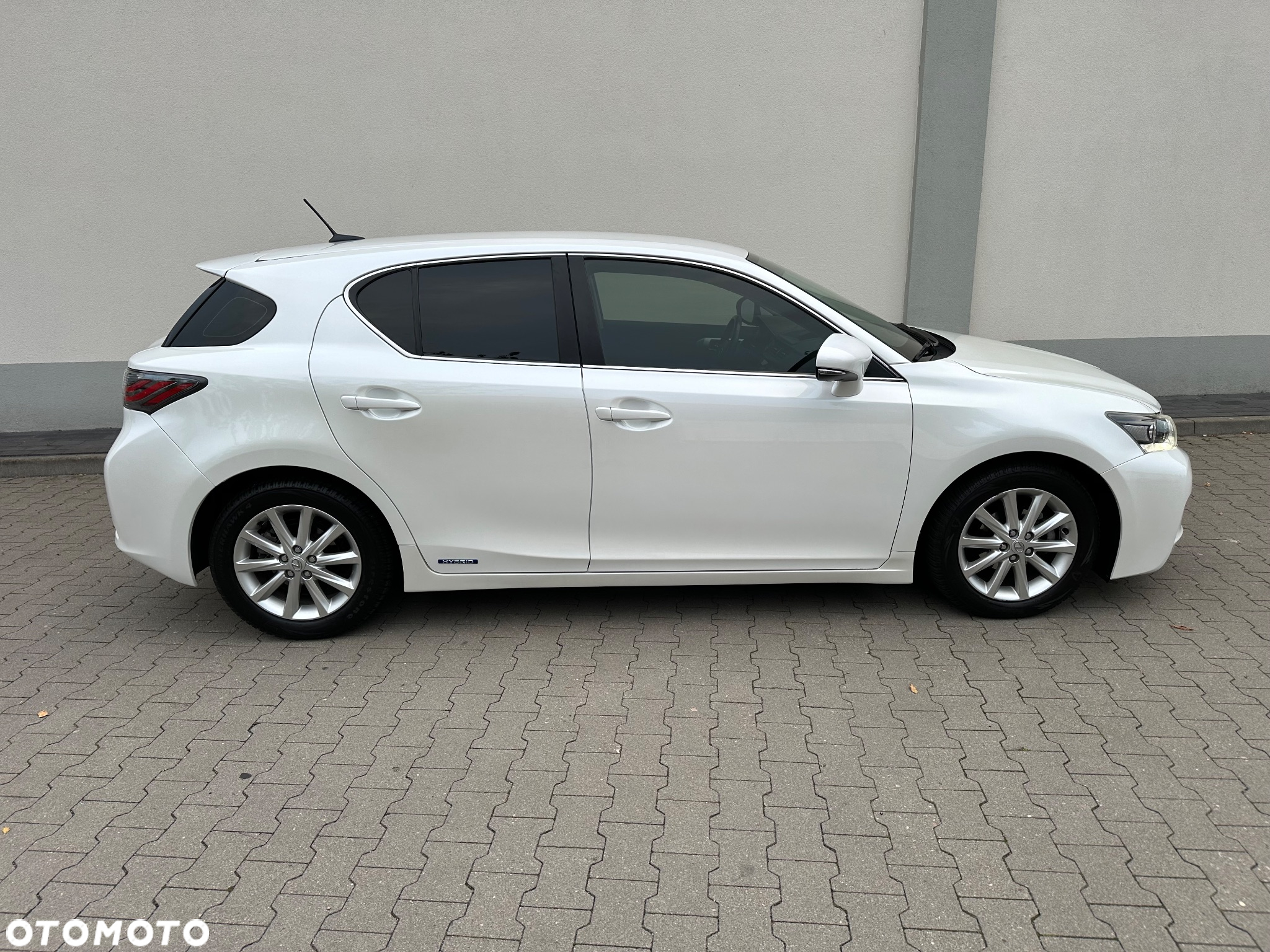 Lexus CT 200h - 11