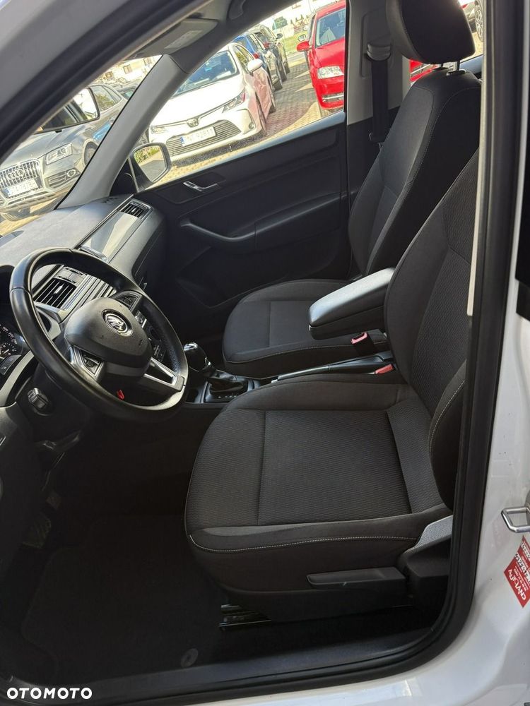 Skoda RAPID - 16
