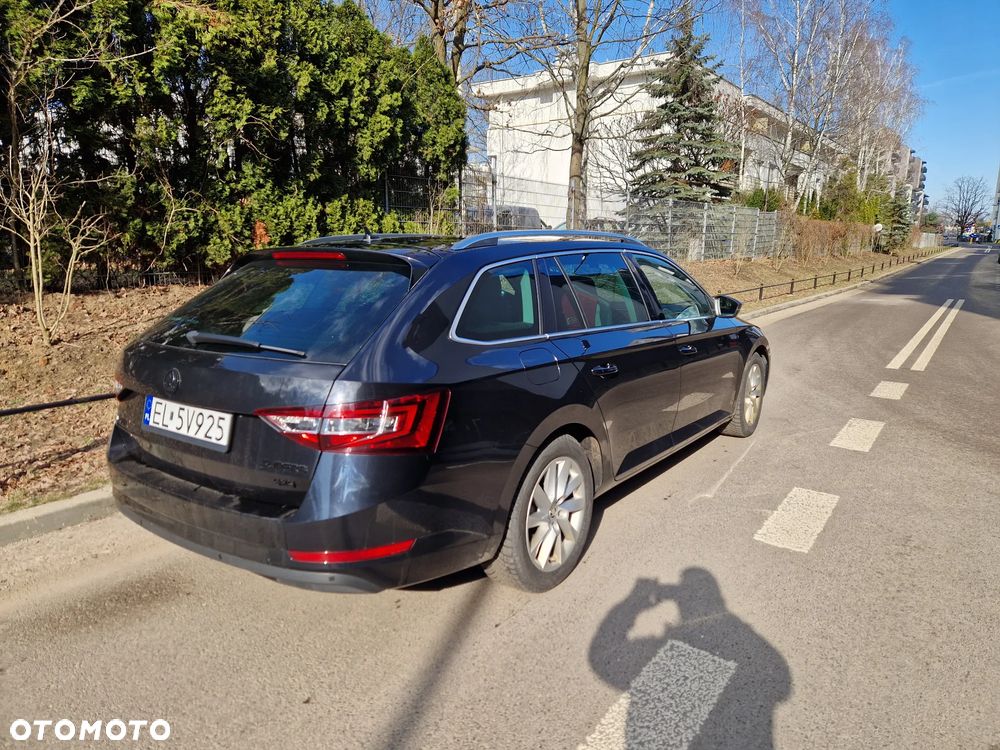Skoda Superb 2.0 TDI 4x4 Style DSG - 5
