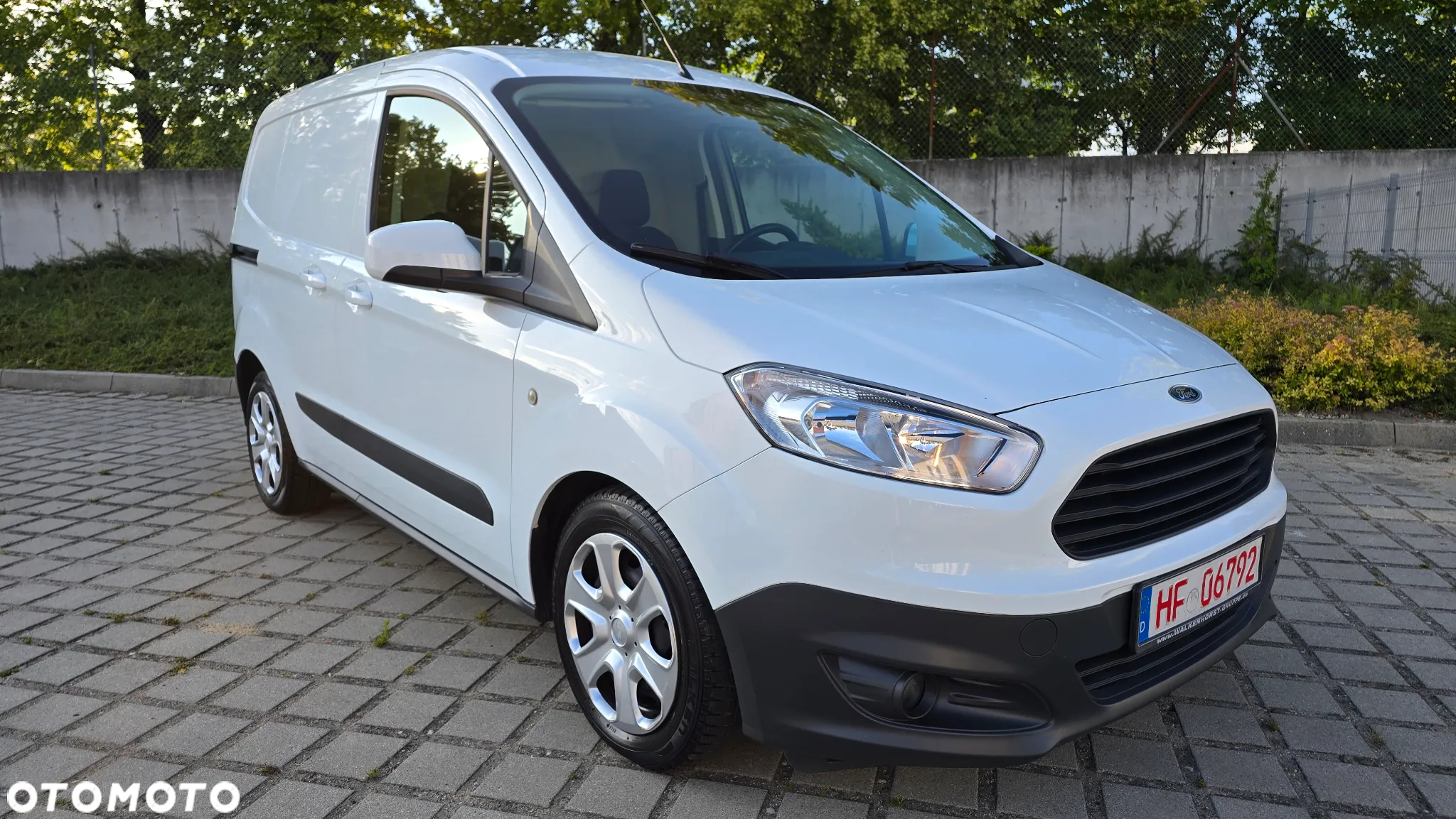 Ford Transit Courier - 2