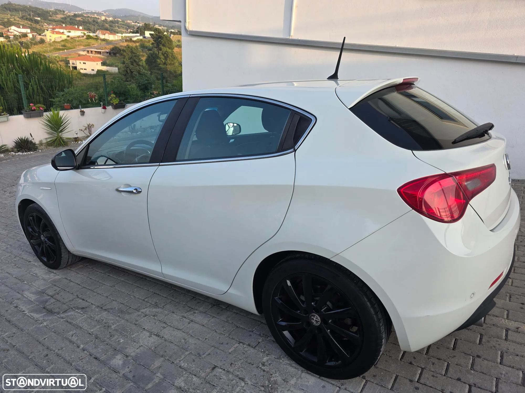 Alfa Romeo Giulietta 1.6 JTDm Distinctive - 8