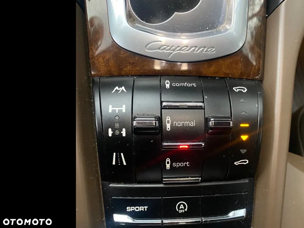 Porsche Cayenne - 24