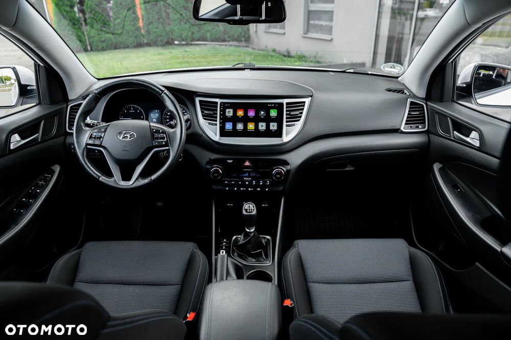 Hyundai Tucson 1.7 CRDI BlueDrive Style 2WD - 24