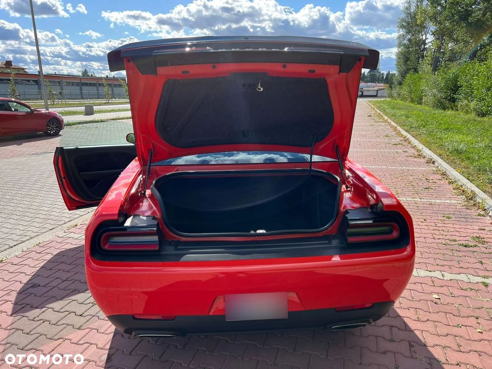 Dodge Challenger - 21