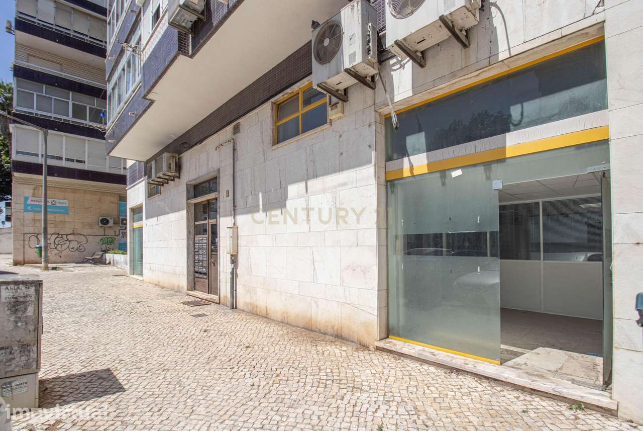 Espaço Comercial de 360m² em Odivelas | Ideal para Clínica, Escritório - Grande imagem: 2/31