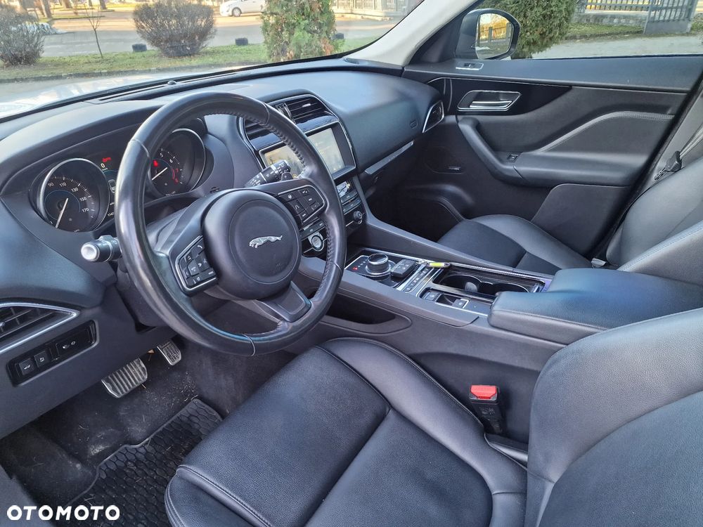 Jaguar F-Pace 2.0 i4P AWD Prestige - 8