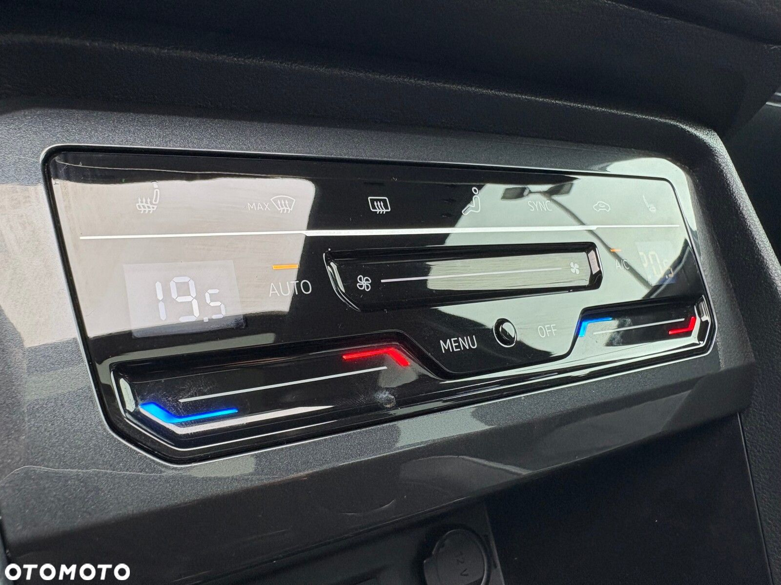 Volkswagen Tiguan - 28