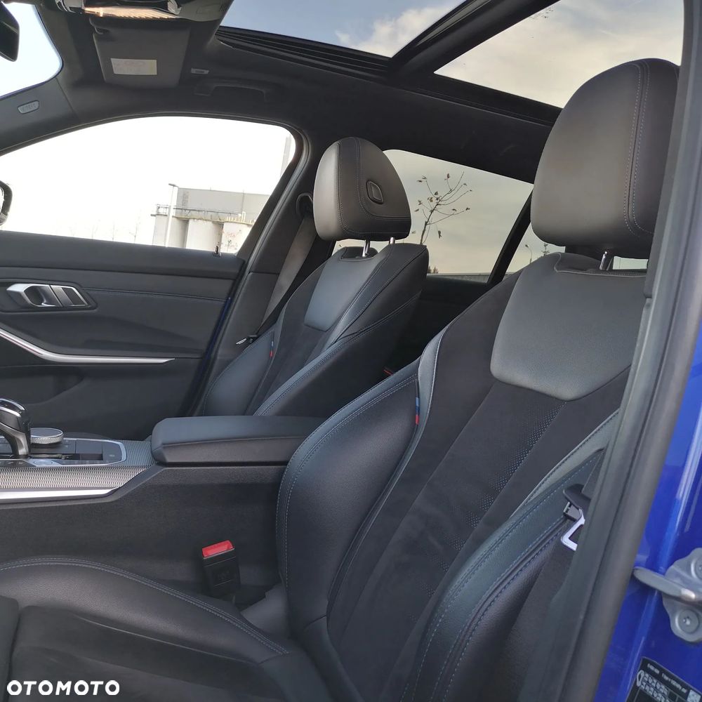 BMW Seria 3 330e M Sport - 17