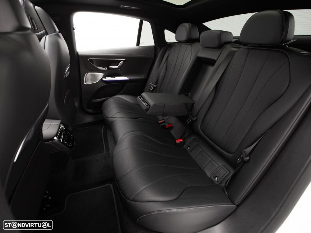 Mercedes-Benz EQE 300 Edition Electric Art - 11