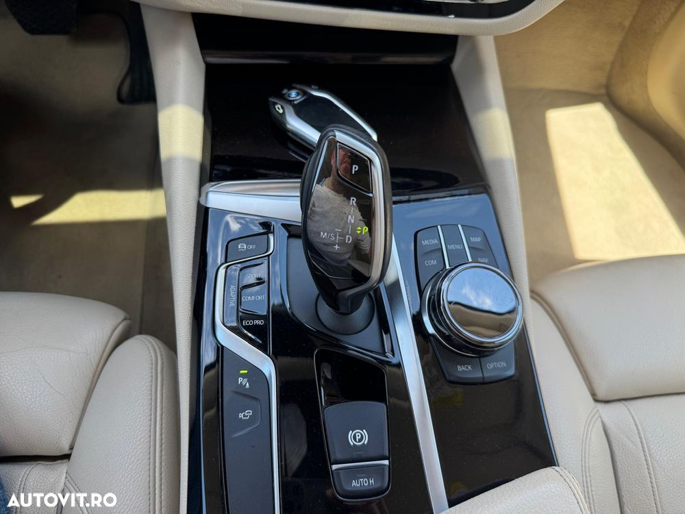 BMW Seria 5 525d AT - 23