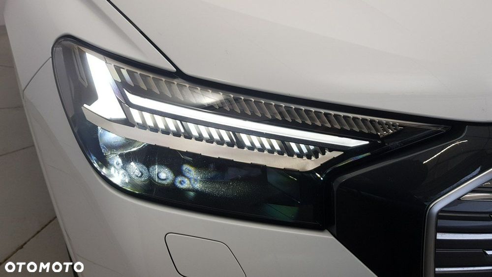 Audi Q4 e-tron - 11