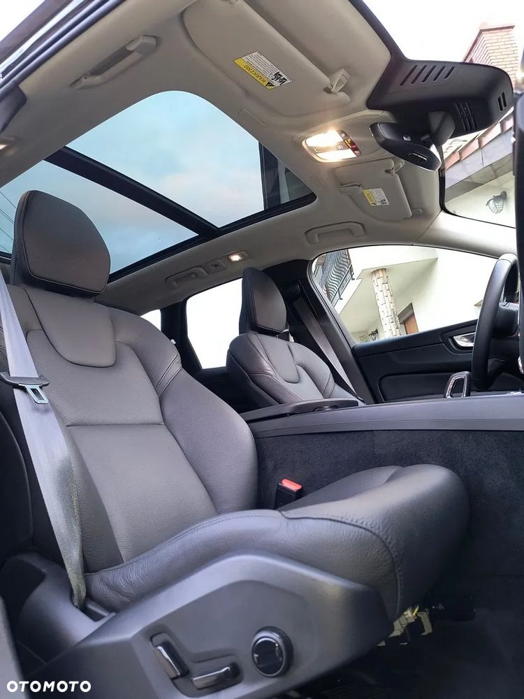 Volvo XC 60 B5 B AWD Plus Black Edition - 31