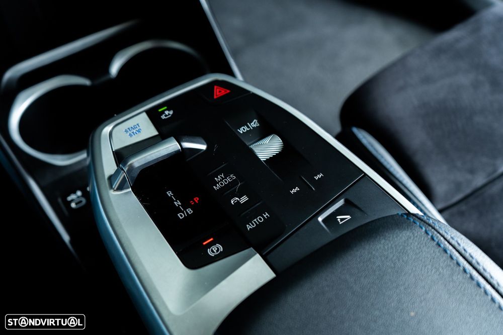 BMW iX2 eDrive20 Pack Desportivo M Pro - 30