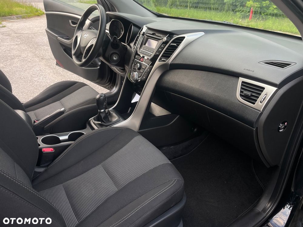 Hyundai i30 blue 1.6 CRDi Style - 15
